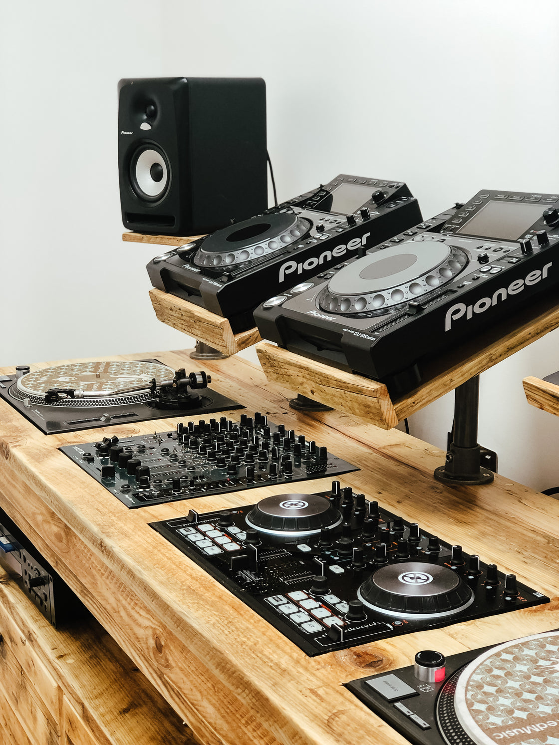 DJ Booths – Outhouse